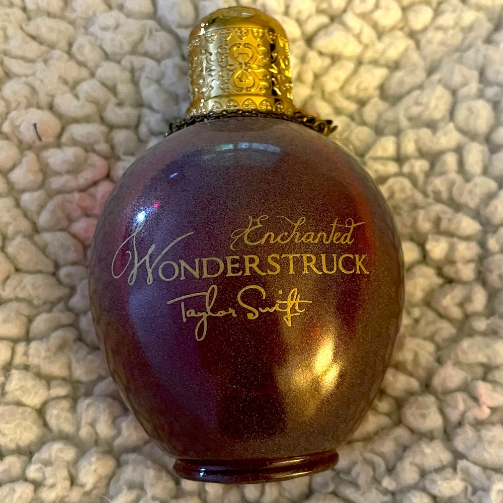 Taylor Swift. 3.4 ounce wonderstruck enchanted perfume.